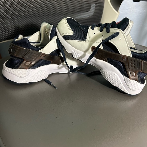 Nike Huarache - Picture 4 of 7